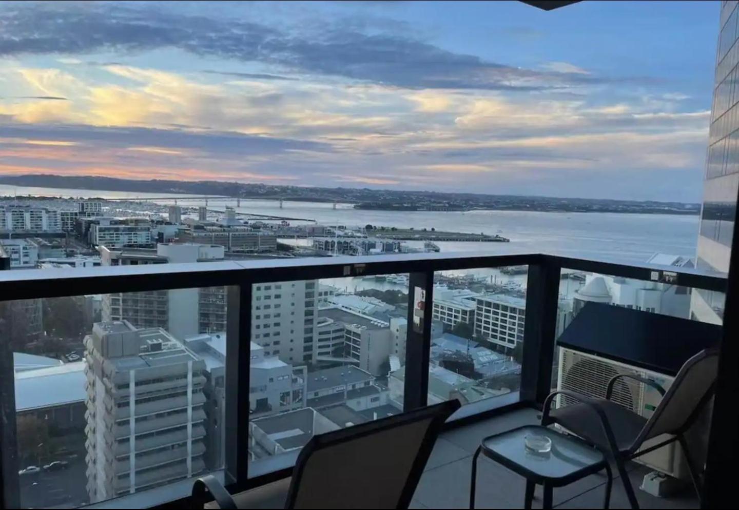 Magnificent Skytower, Sea, Habour View In Cbd Lägenhet Auckland Exteriör bild